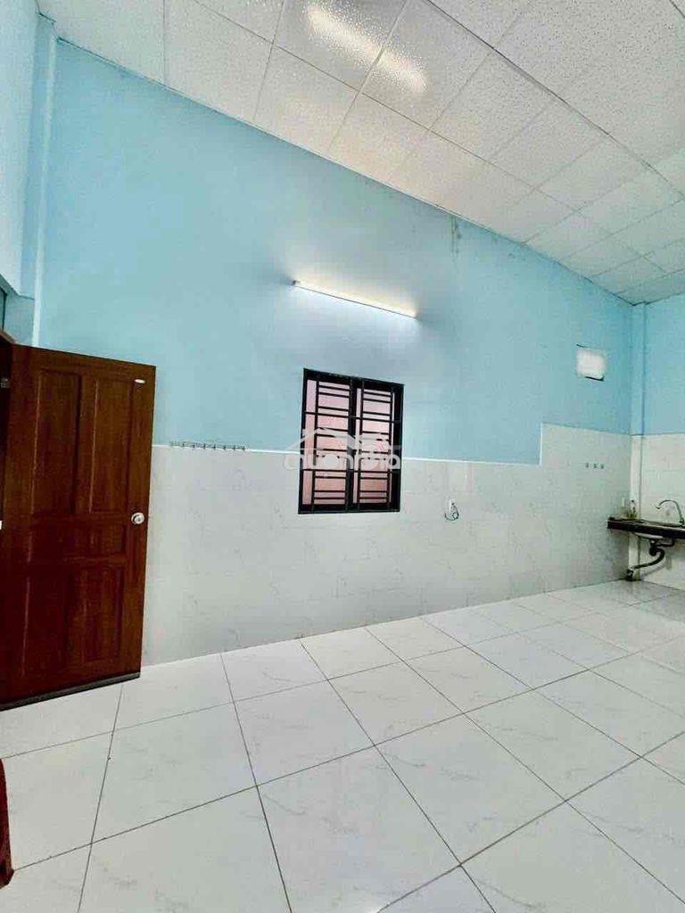 Cho thuê phòng trọ 30m2 đối diện trường đại học huflit - 3