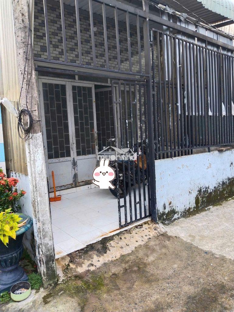 Bán nhà có dãy trọ phía sau đang cho thuê dt 137m2