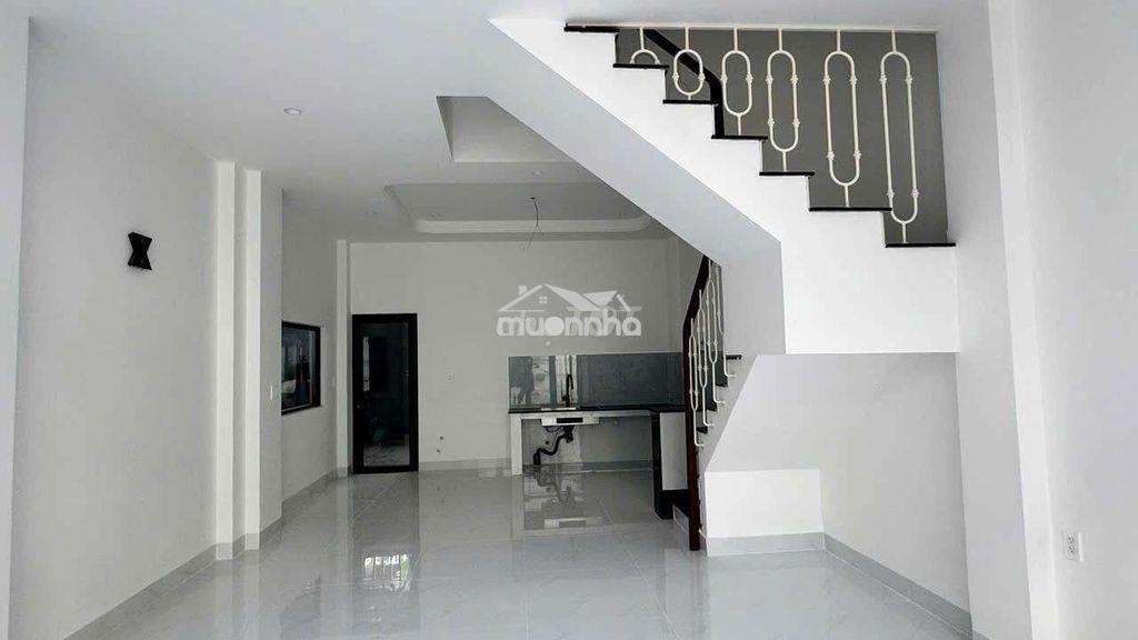 Nhà mới xây cực đẹp, 1t3l 4pn 5wc, gần metro. - Ảnh 2
