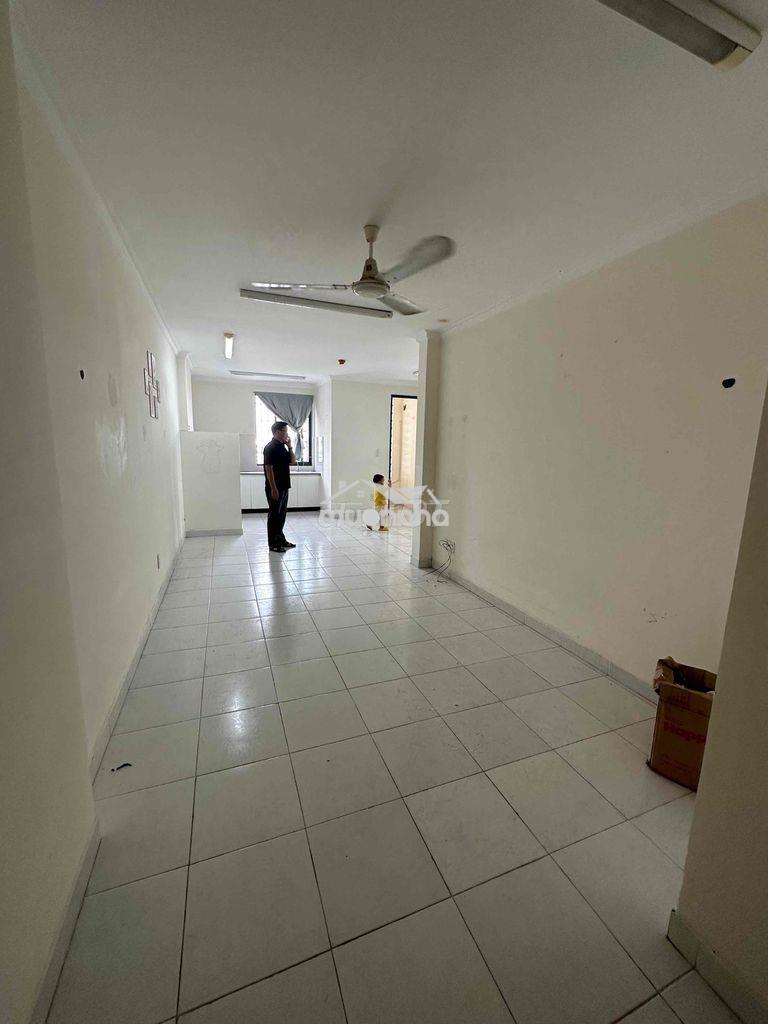 Căn góc 76m2 , 2pn , bếp , ban công , lôgia riêng biệt
