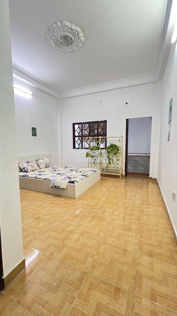 Phòng cao cấp tách bếp - thoáng mát -gần gtvt - cvpm - 4