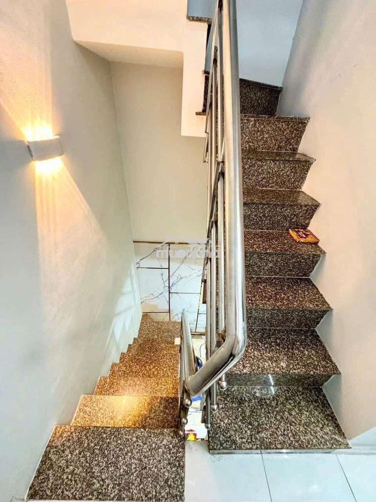 Bán nhà gần lộ lớn - 4