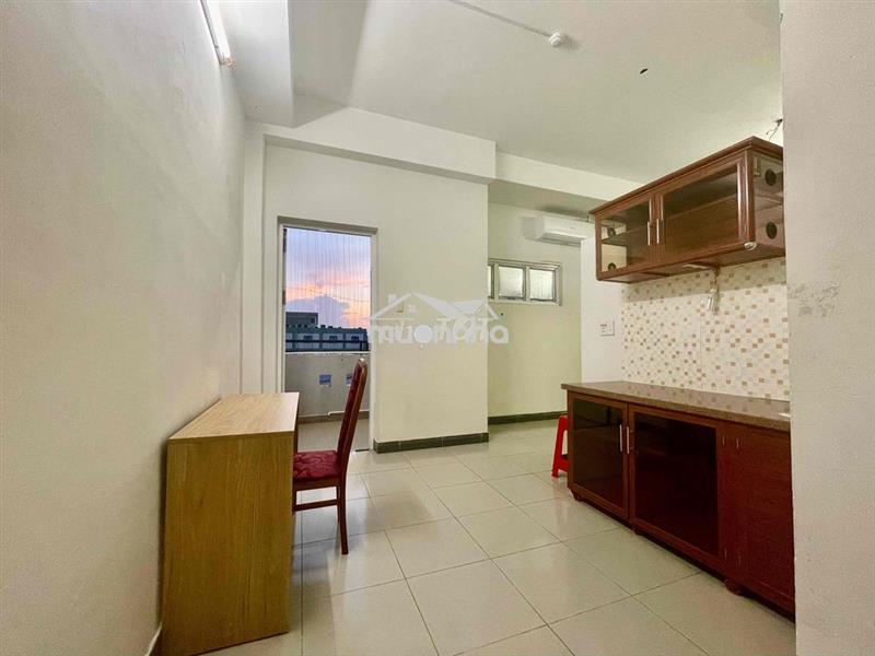 Studio ban công tách bếp rộng 35m2 ngay chung cư new saigon giáp quận7
