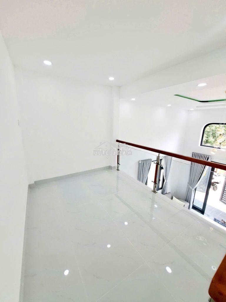 Nhà nguyễn ảnh thủ 5.4x18m xây 2 tầng 4pn, có sân trước nhà rộng rãi - 4