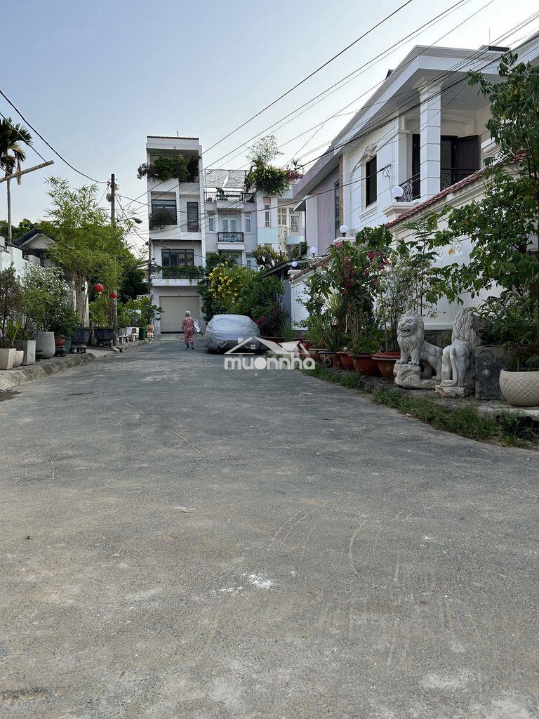Biệt thự 240m - đường trần não - bán 50 tỷ