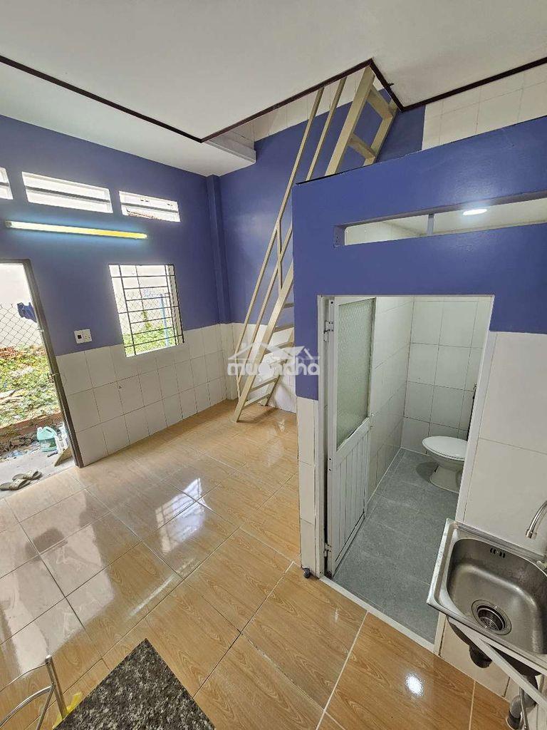 Nhà ở 2 tầng 25m2,có ban công,khóa vân tay,2.500k,ngay chợ thạnh xuân - 3