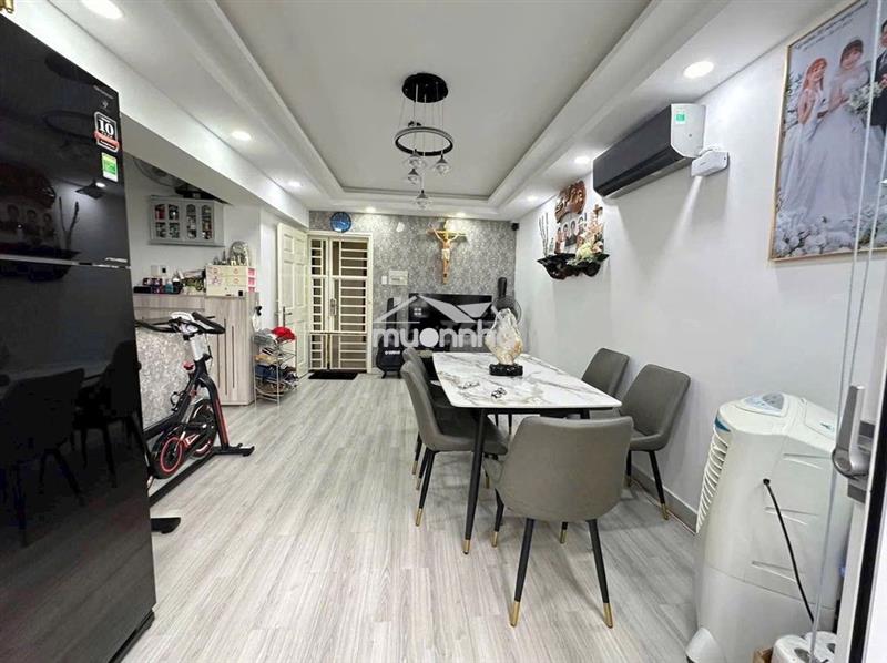 Cần bán căn hộ 2 phòng ngủ chung cư bàu cát ii
