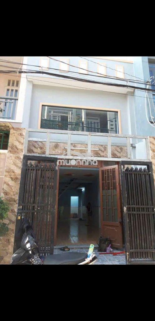 Nhà trống suốt gần khu dân cư vĩnh lộc.