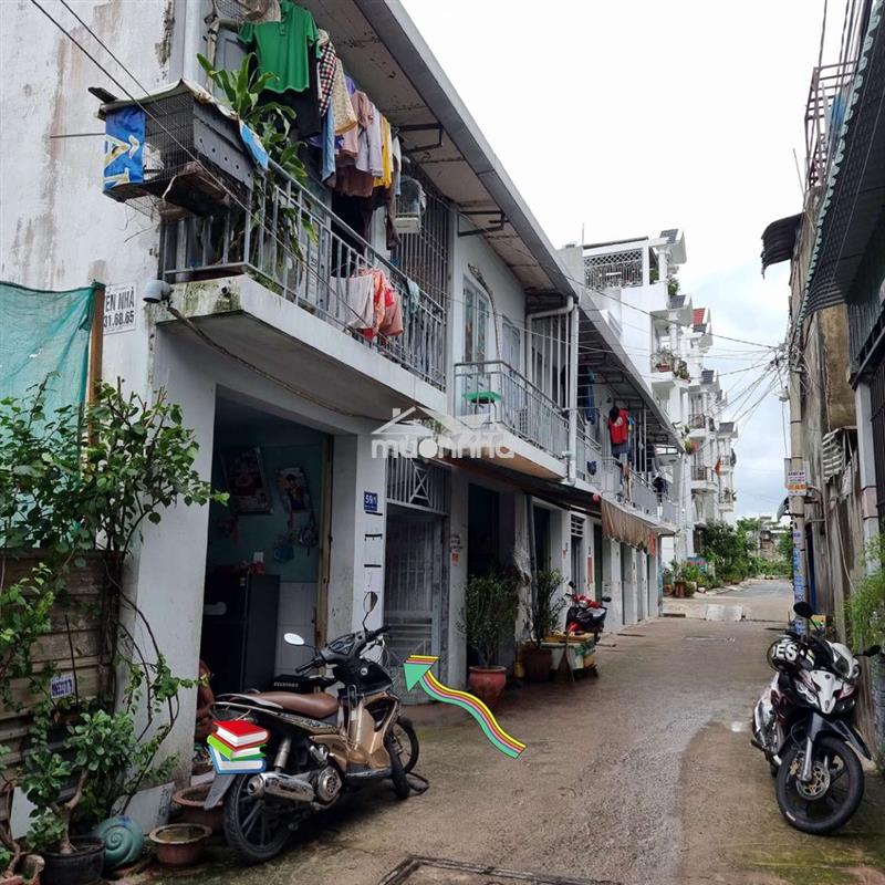 Phòng gác đúc suốt, mái cách nhiệt