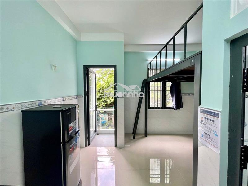 Siêu phẩm phòng ban công ngay cao đẳng công thương - giá rẻ lân cận