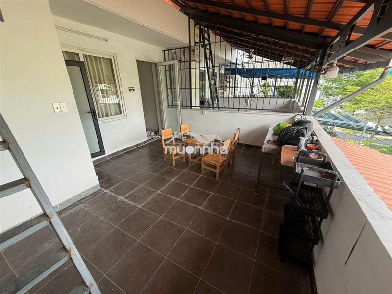 500 m đại học mở đại học sài gòn và chợ cách phú mỹ hưng 5 cây