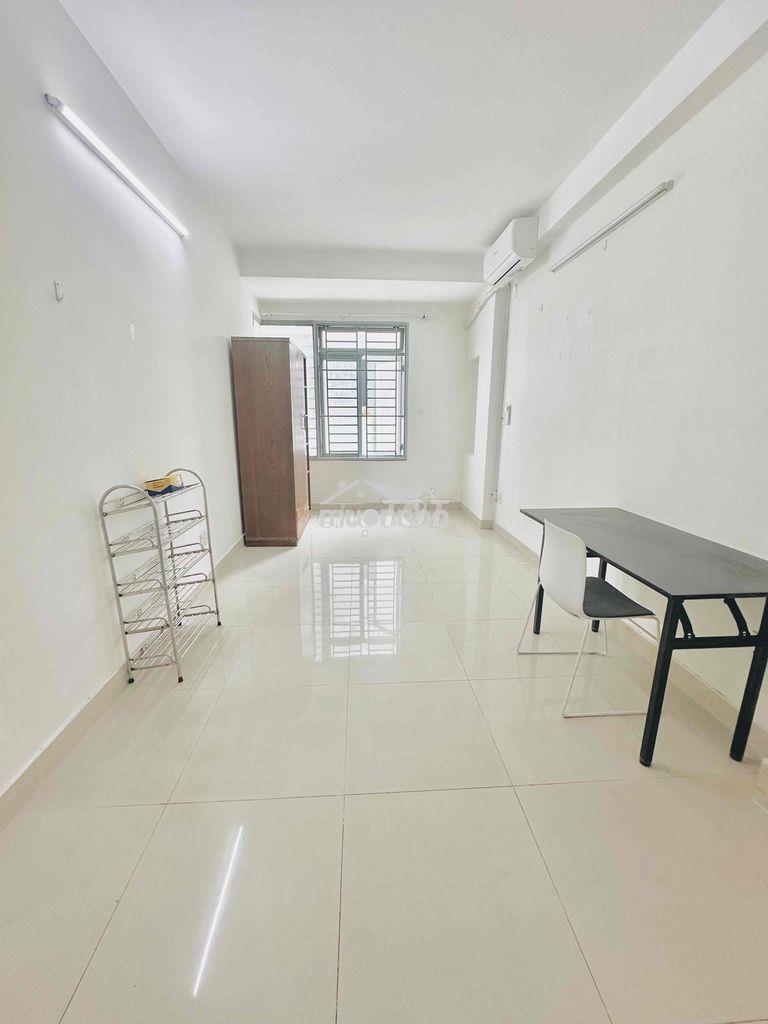 Phòng studio - nội thất cơ bản - cv gia định - ngã tư phú nhuận