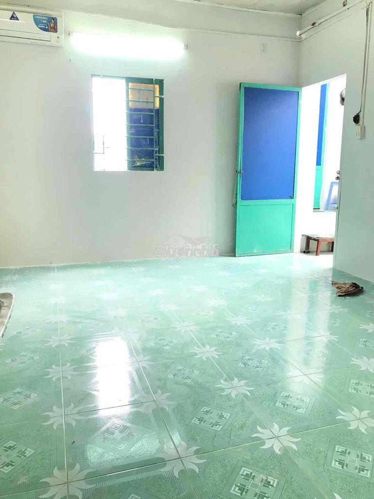 Phòng máy lạnh kệ bếp wc riêng ngay gần cầu chà và q8