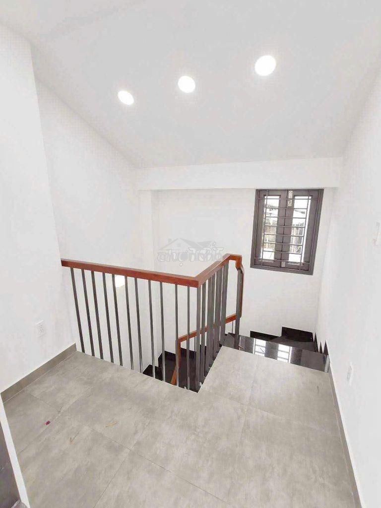 CHO THUÊ NHÀ MỚI ĐẸP TÔN THẤT TÙNG, QUẬN 1 HƯỚNG ĐÔNG NAM