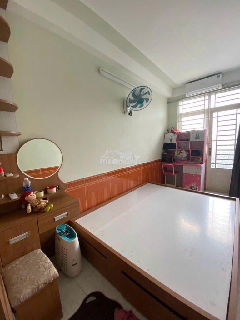 Nhà hơn 2 tỷ - 3 tầng - dọn vào ở ngay - thoại ngọc hầu - tân phú - 3