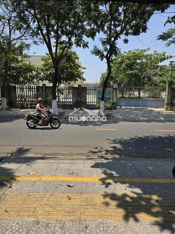 Cho thuê nhà mt dũng sĩ thanh khê sát biển