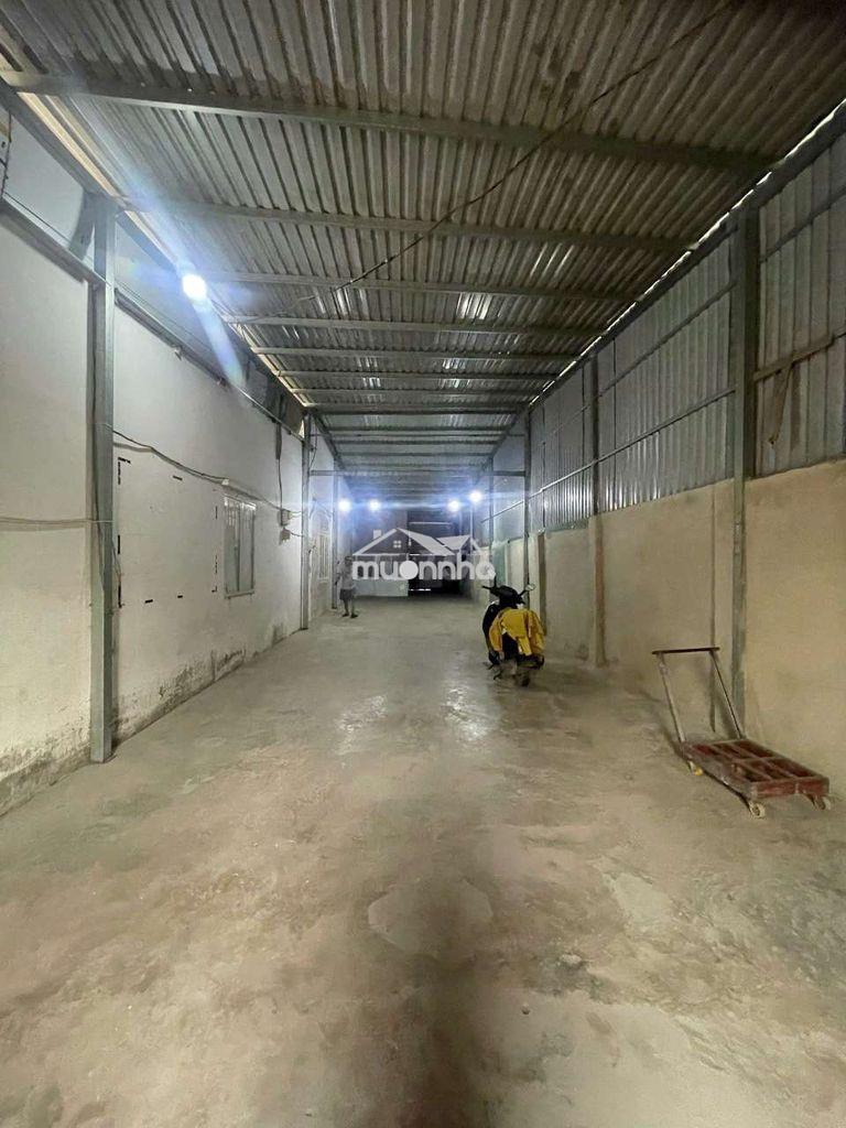 Cho thuê xưởg thạnh xuân quận 12
dt : 5x30m đường xe tải lớn
giá 7,5tr - 3
