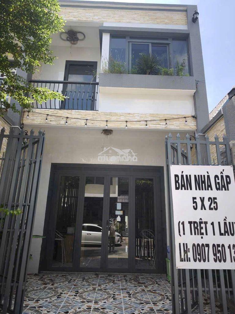 Cần bán gấp nhà 1 trệt 1 lầu 5 x 25 - đường 11 - kdc long thạnh hưng
