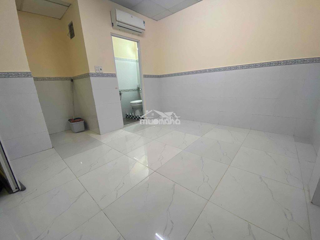 Phòng cho thuê (có máy lạnh), wc riêng trong phòng, nước nóng lạnh - 4