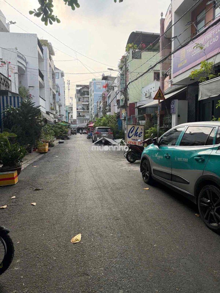 Nhà ngay phố ẩm thực nguyễn sơn