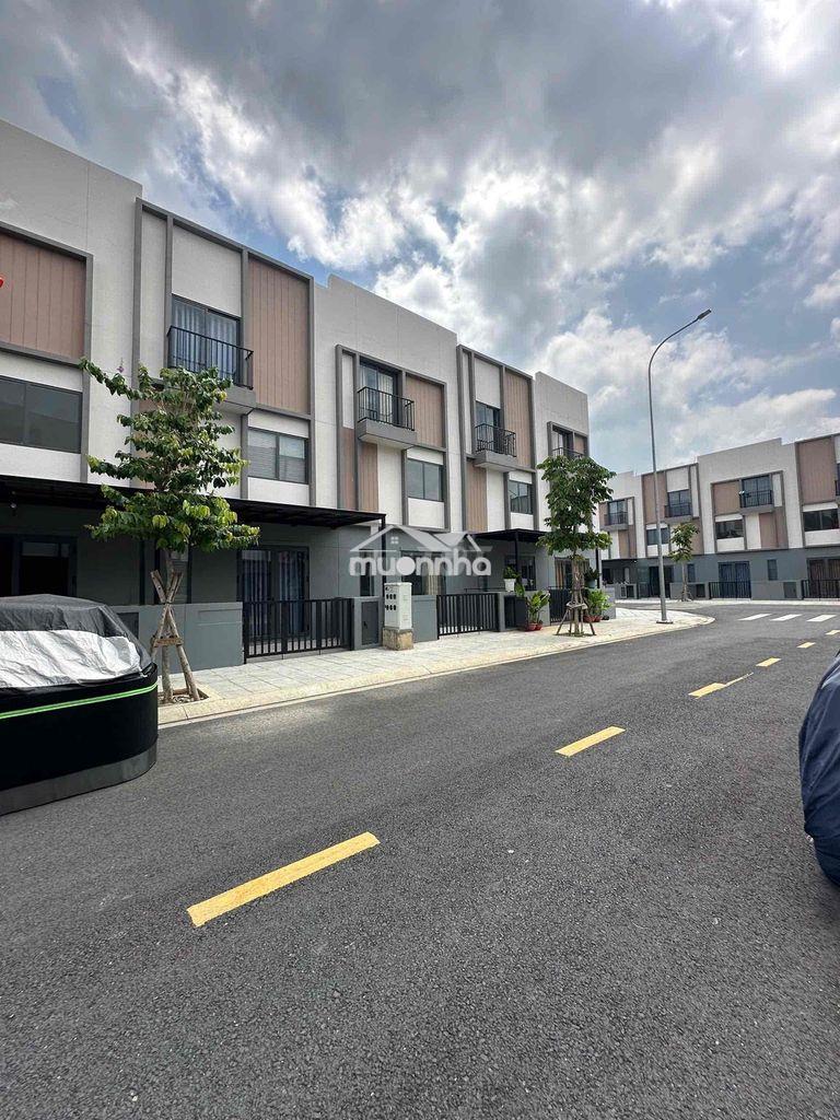 Cho thuê nhà mới 3phòng ngủ 100% k.home hòa phú ngay kcn visip 2