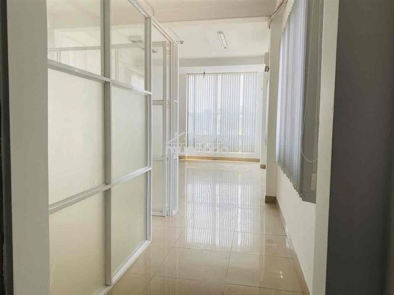 Văn phòng mặt tiền cộng hoà giá cực rẻ