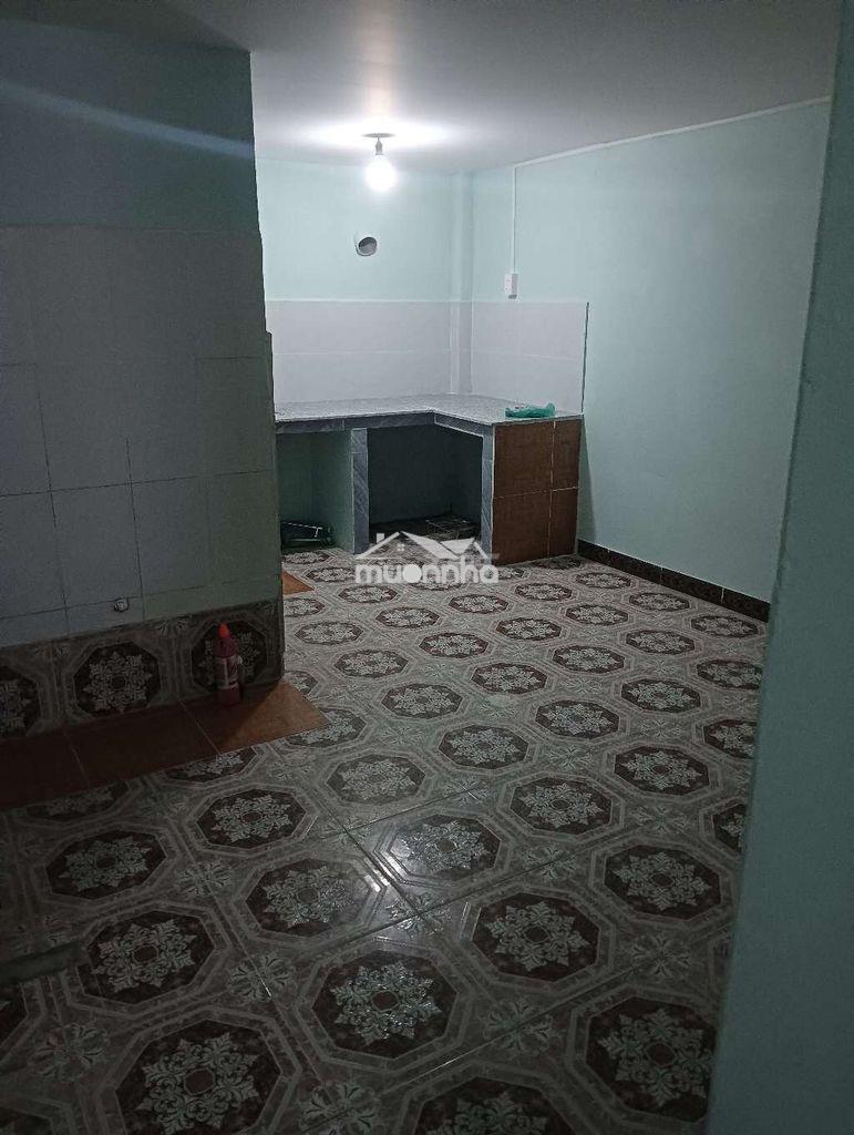 Nhà đối diện phần mềm quan trung mới sơn sửa lại  - 3