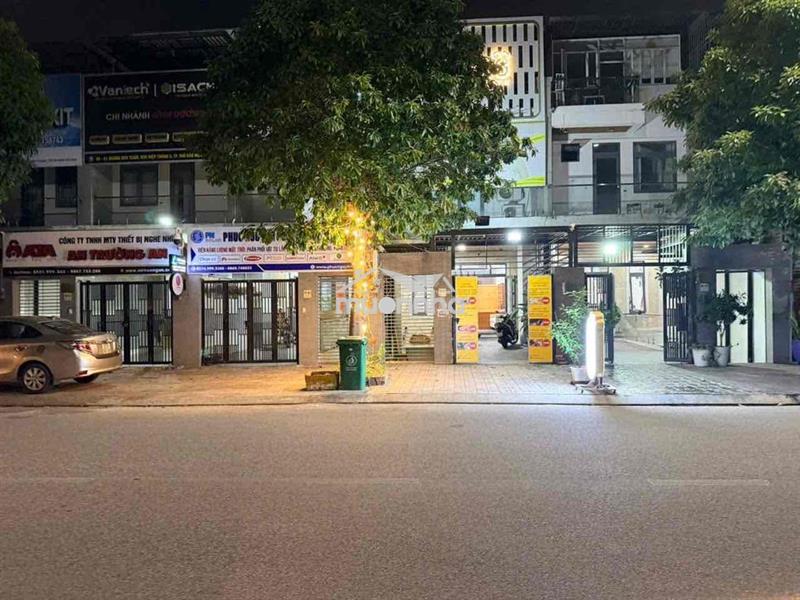 Bán nhà mt kinh doanh hoàng hoa thám đông nhất hiệp thành 3