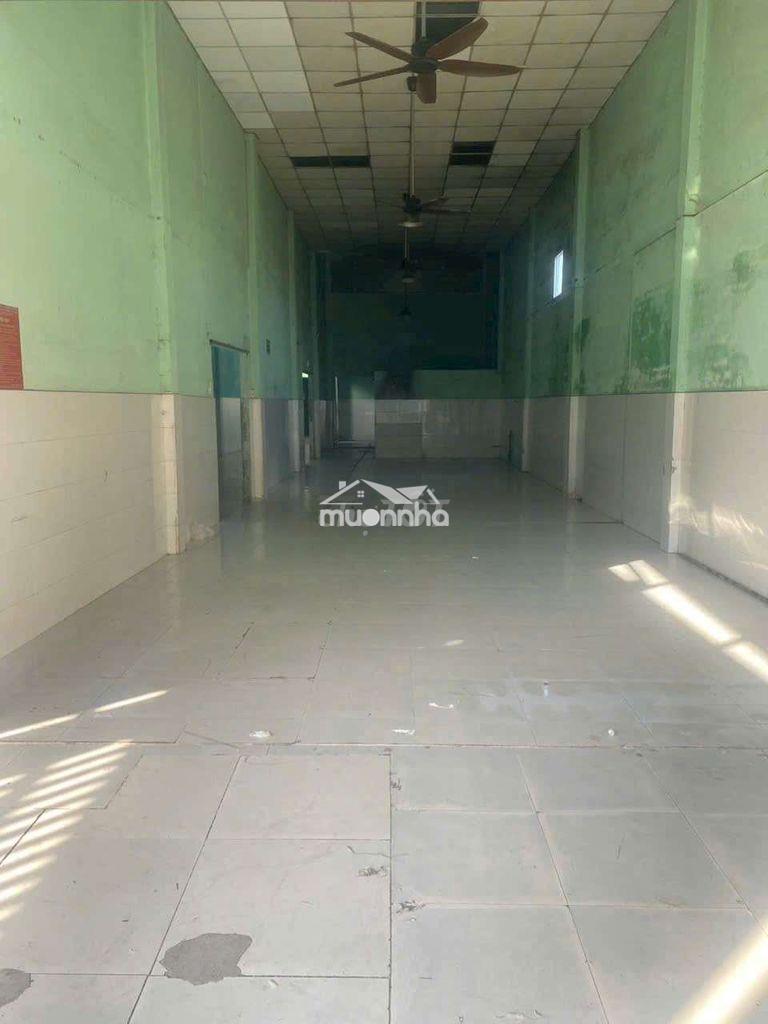 Kho dĩ an gần ngã tư chiêu liêu 350m²/16tr sẵn 3fa văn phòng làm việc
