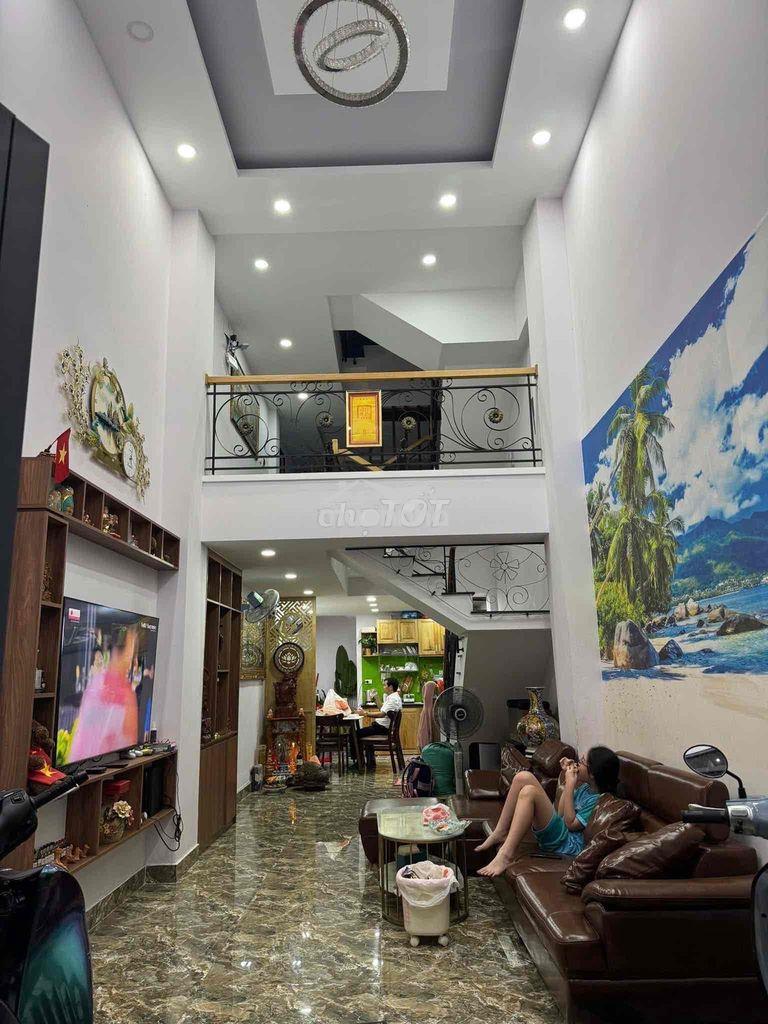 Nhà đẹp 3 lầu 4pn hẻm xe hơi dương quảng hàm, phường 5, gò vấp