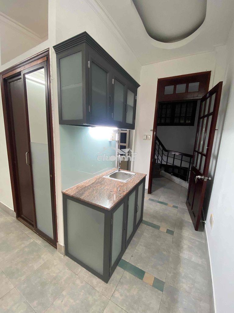 Chính chủ cho thuê căn hộ dịch vụ ban công- đường 17 , gần gigamall p - Ảnh 4