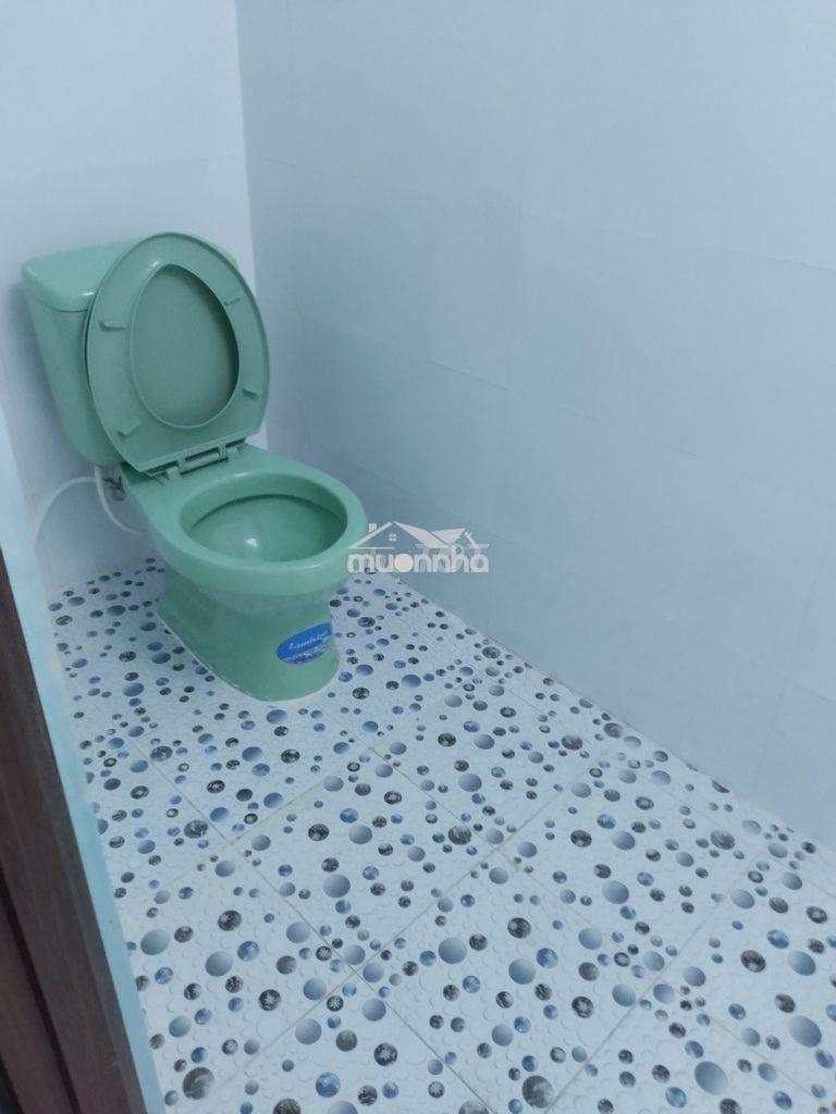 Cho thuê nguyên căn căn hộ chung cư lầu 3, đường phùng hưng  - 2