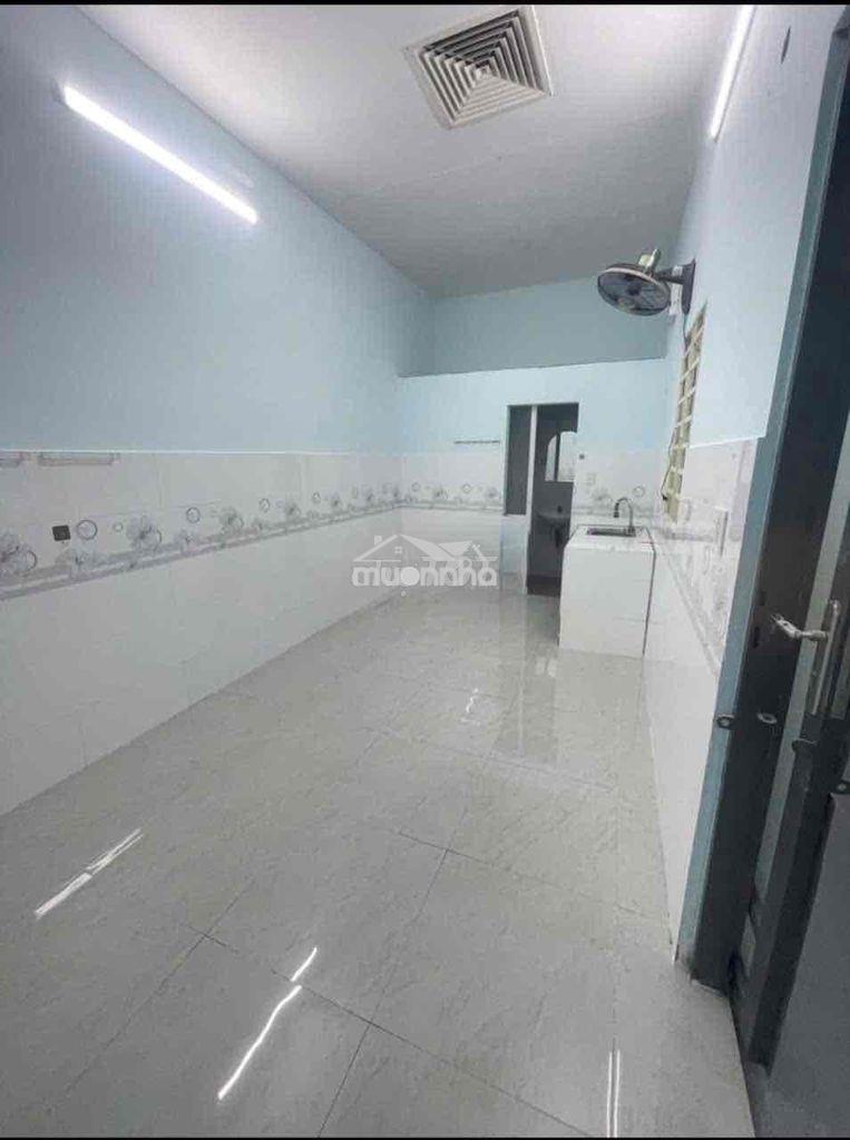 Cho thuê nhà nc 3 phòng ngủ. ung văn khiêm p25 bt