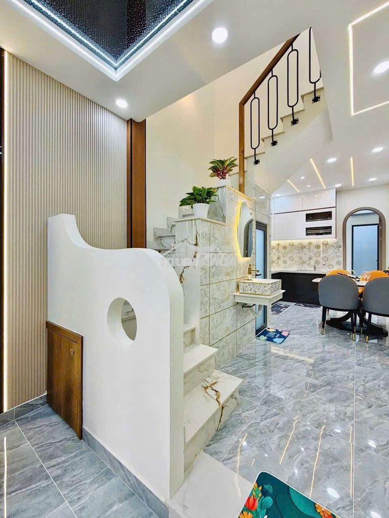 Nhà hxh 3pn( có pn dưới trệt )hoàng bật đạt phường 15 tân bình - 3