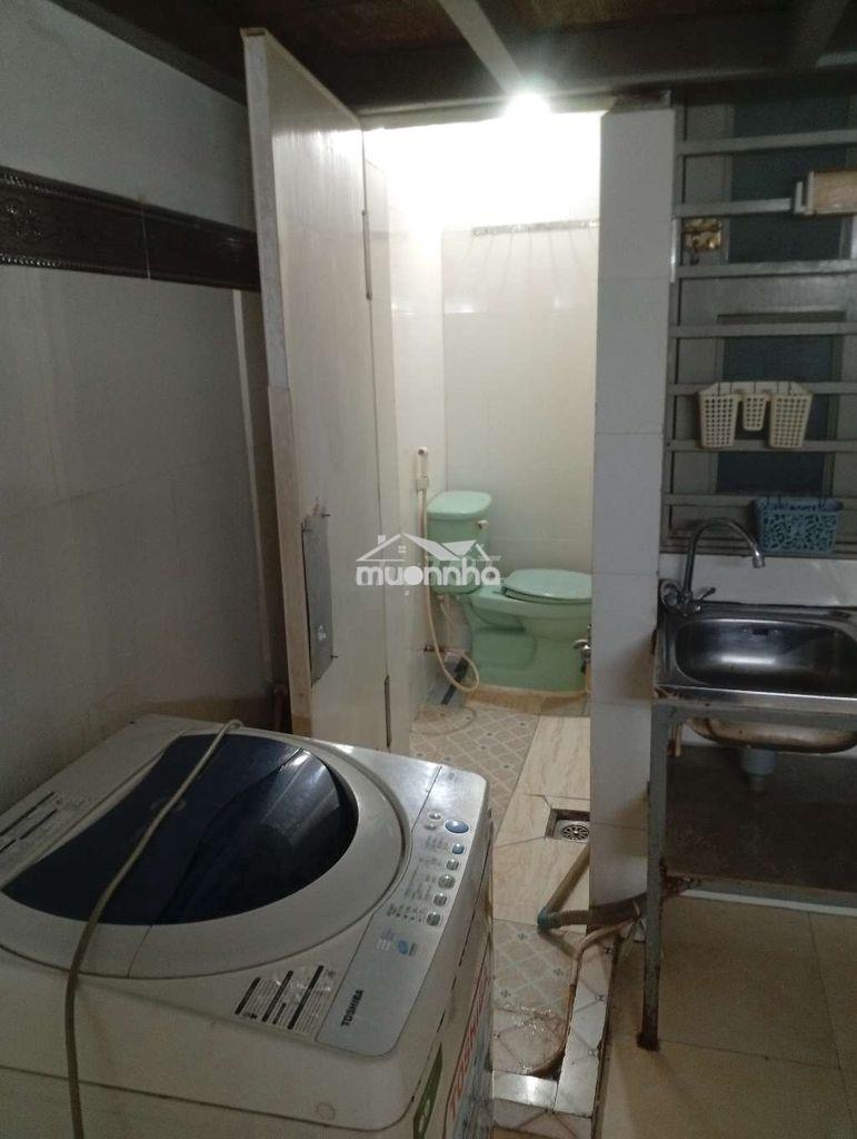 Phòng trọ mới xây, có gác, giờ giấc tự do 