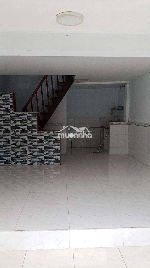 Cho thuê 1t1 2pn gần cầu vượt ngã tư ga 