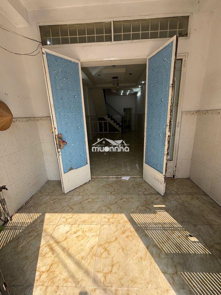 Hẻm xe tải âu cơ q11, 3.3x14, trệt lầu, 2pn 2wc 12.5tr
