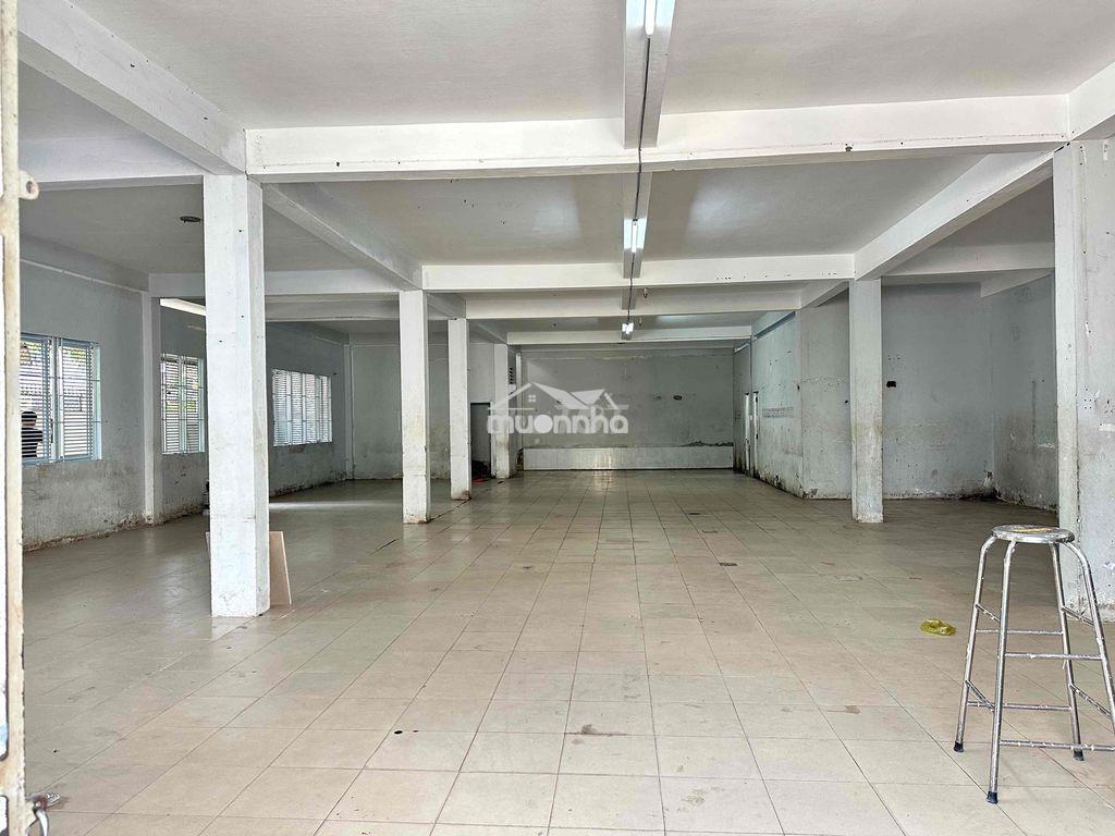 Cho thuê nhà đẹp, 1 tầng, xây dựng kiên cố - 2