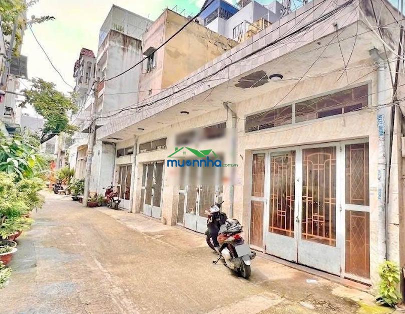 Nhà cấp 4 tiện xây mới ngay trung tâm q7; cạnh cầu nguyễn khoái hẻm thông; 65m2 ngang 4,6m vuông