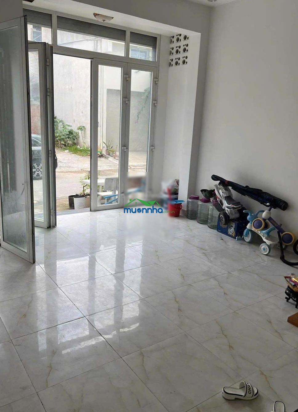 Bán nhà đường tam bình, tô ngọc vân, hẻm nhựa xe hơi tránh nhau. nhà 1 trệt 2 lầu, có 4 pn 3 wc
