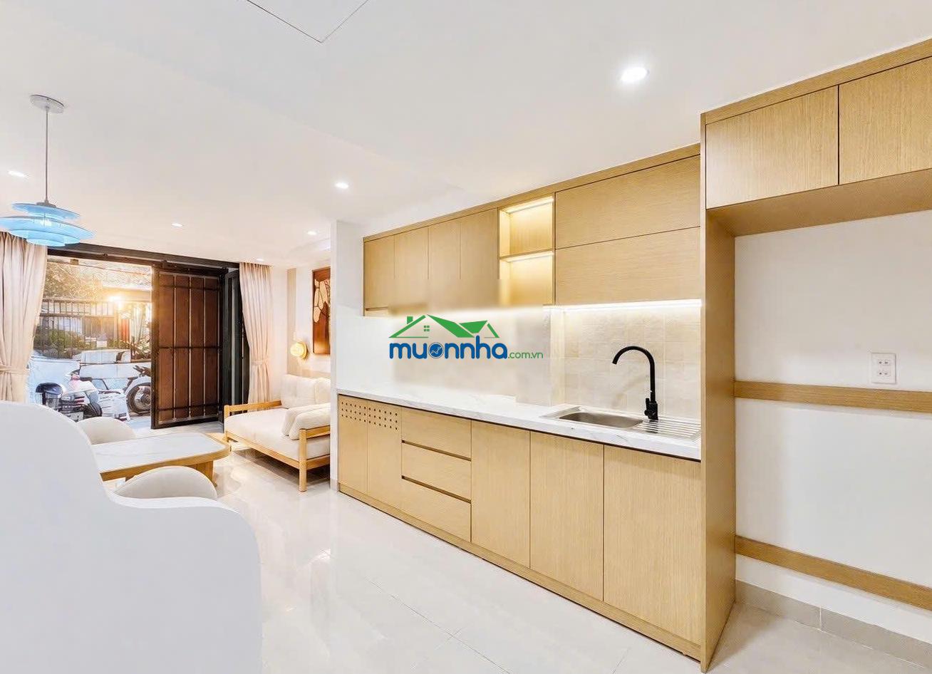 Nhà đẹp gần khu phan xích long 3 tầng đúc tặng full nội thất 30m2 - 3pn - 3wc
