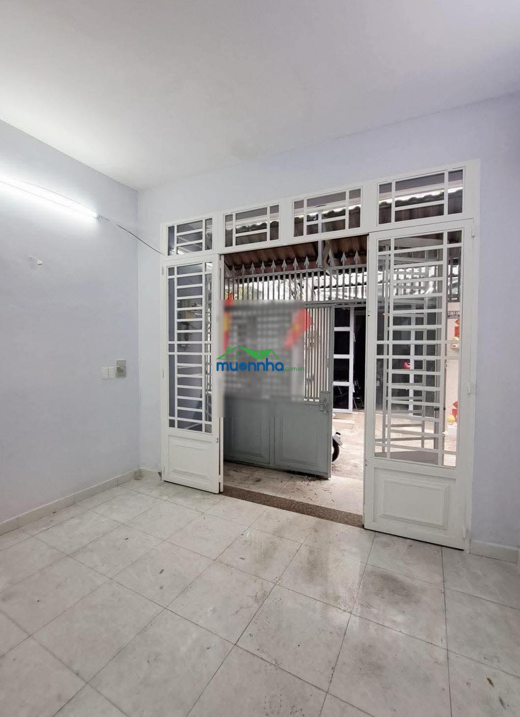 Giá quá rẻ chỉ 4 tỷ - 1 lầu - 2pn - gần chợ lê văn quới - giáp ngã tư bốn xã - 2