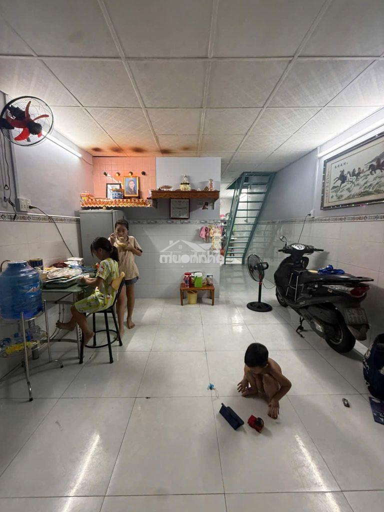 Cho thuê nhà hẻm xe tải phú định, 8 triệu