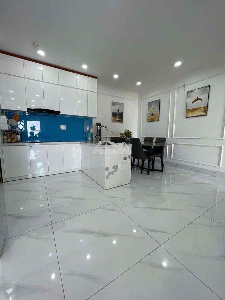 Căn hộ rộng rãi, view đẹp thoáng mát
