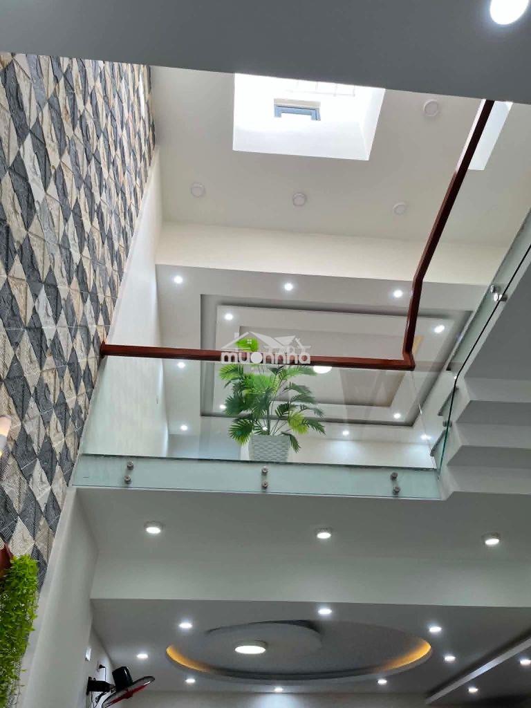 Nhà 2 tầng 3pn mt nam việt á