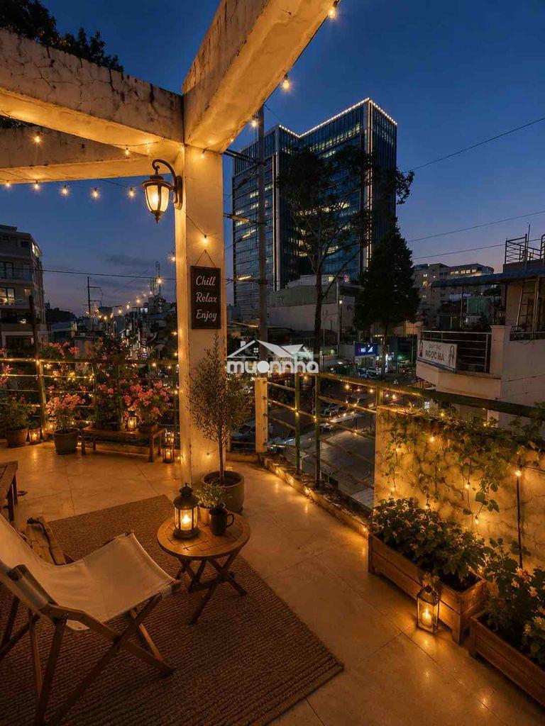 Phòng có ban công cửa xổ lẫn sân thượng bao chill - 2