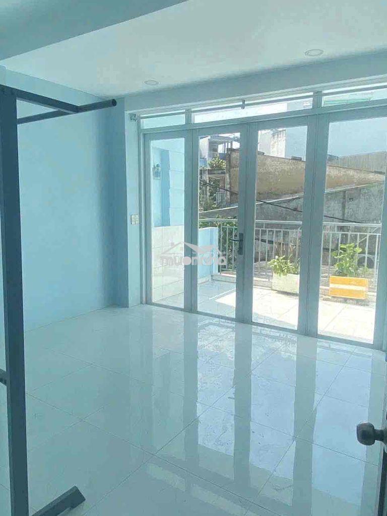 Sát mặt tiền . cộng hoà . tân bình . nhà sạch mới . nội thất cơ bản