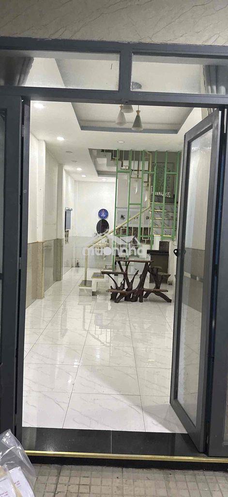 Nhà công viên rạch tra cho thuê