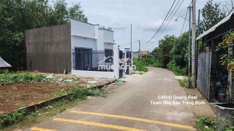 90m2 đất đường nhựa 7m thông, trung tâm xã đồi 61, ngay đt 777