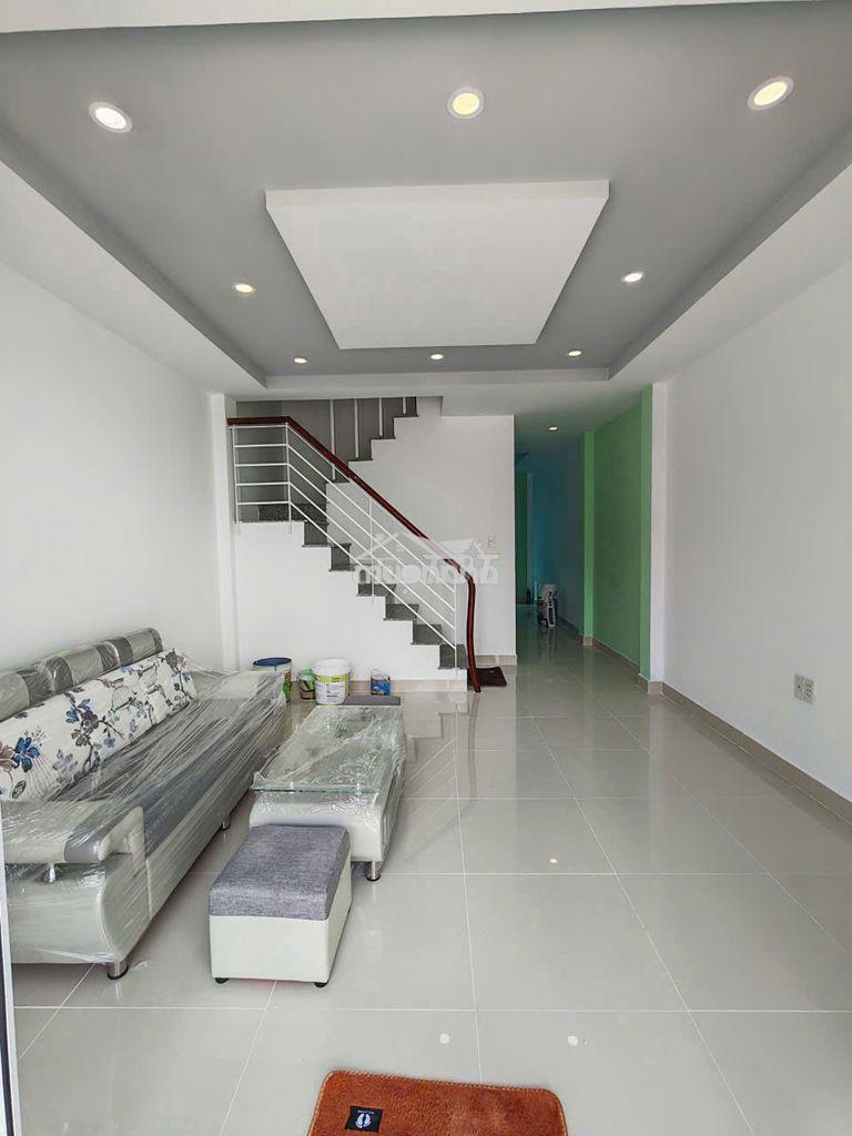Nhà đẹp shr _ mua vào ở luôn_ đường nhựa 8m_kdc hiện hữu! - 3